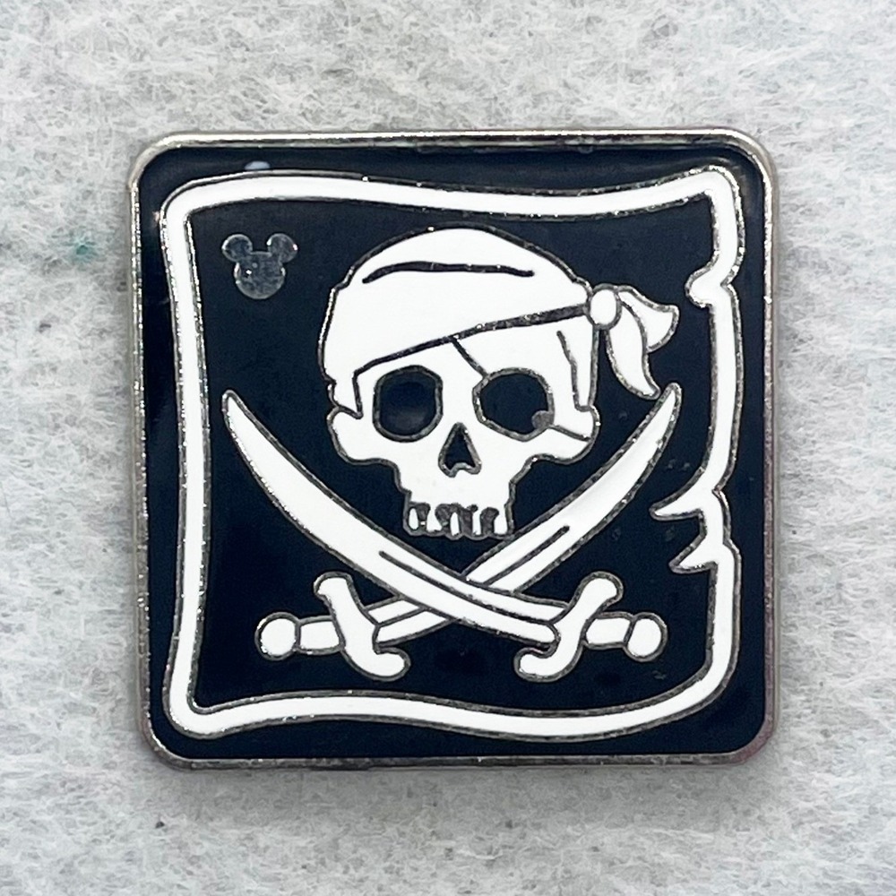 🔮 5/$25 Disney Treasure Cove Pirate Flag Pin